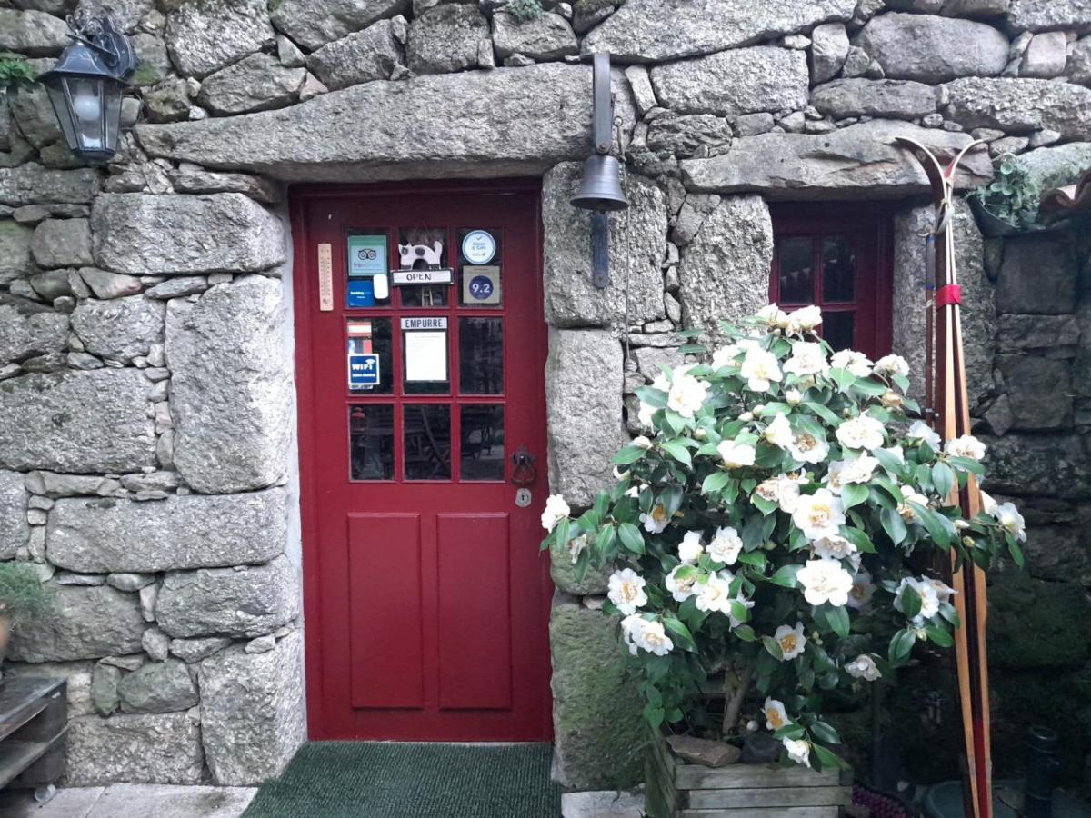 Casas Da Ribeira Guest House Seia Exterior photo