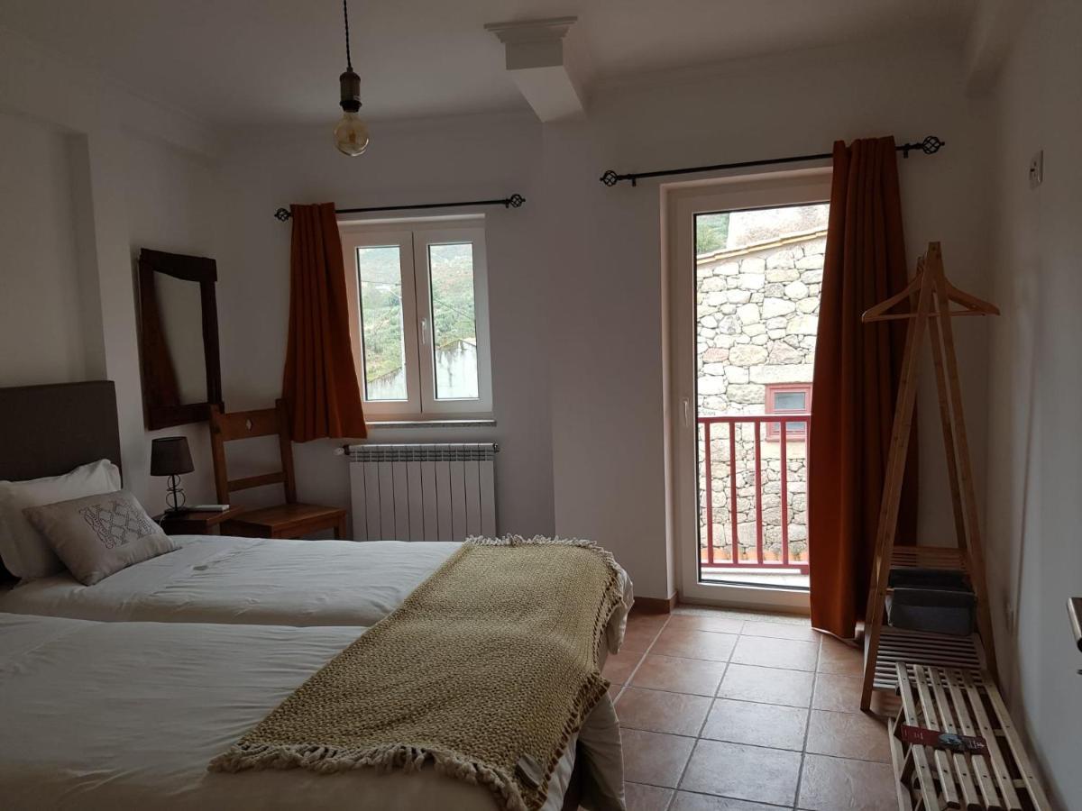 Casas Da Ribeira Guest House Seia Exterior photo